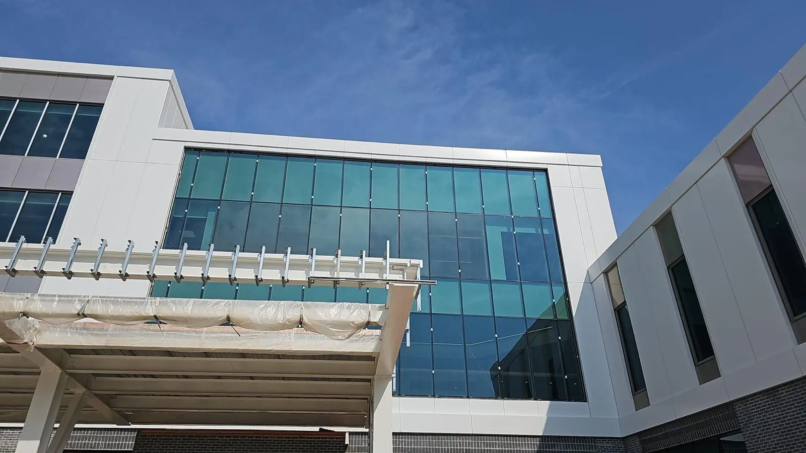Children’s Nebraska Behavioral Health & Wellness Center — ACM panel and GeoLam installation across the building envelope. (2/9)